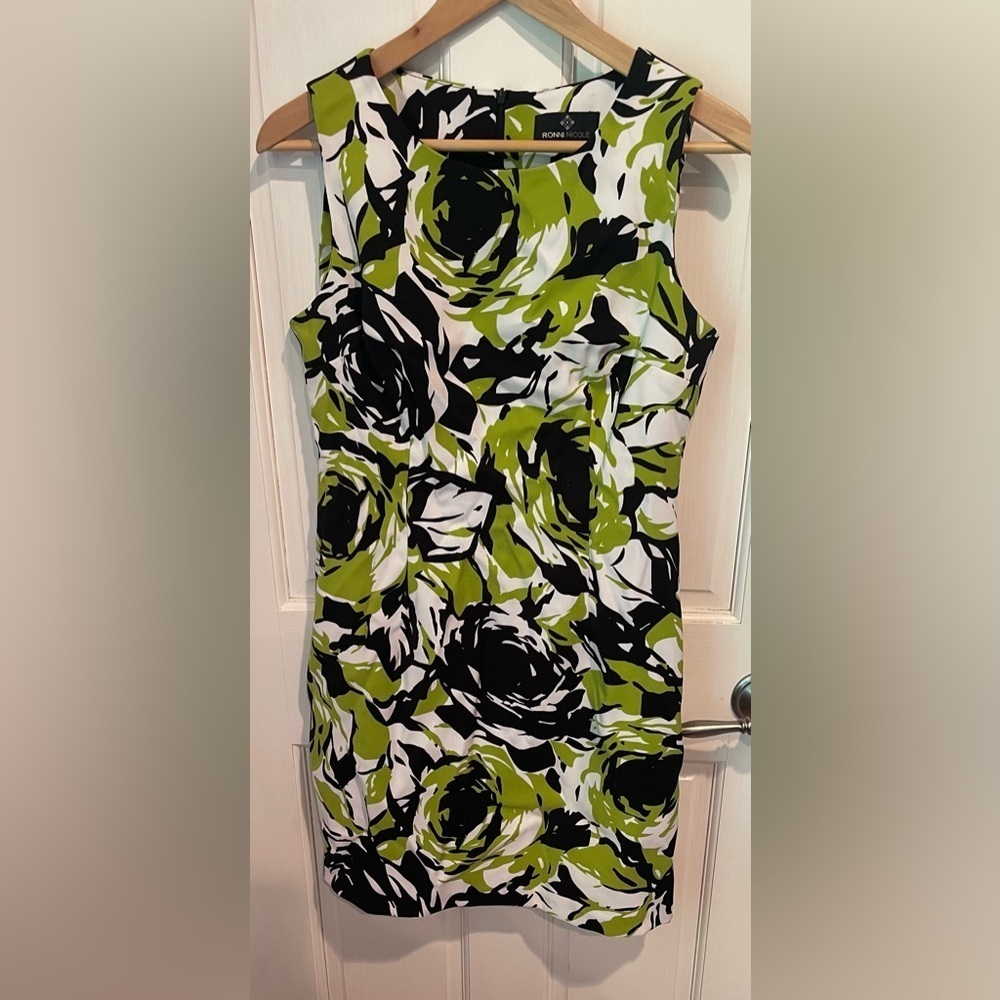 Ronni Nicole Women’s Floral Sleeveless Dress in Green and Black 8P